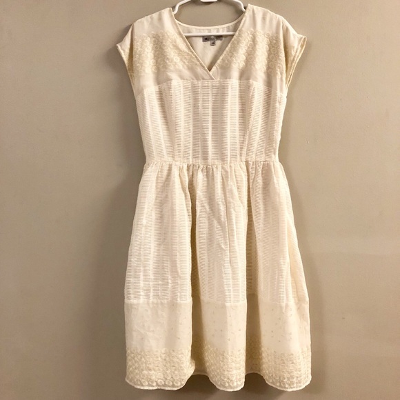 DE Collection Dresses & Skirts - DE Collection Off-White Midi Dress With embroidery